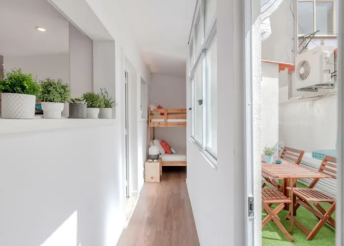 דירה Sunny With Patio, By Timecooler ליסבון