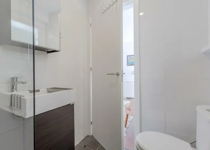 דירה Sunny With Patio, By Timecooler ליסבון