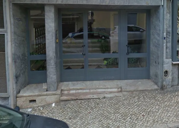 Sunny With Patio, By Timecooler דירה *